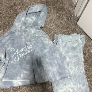 Victoria’s Secret sweatsuit set xs